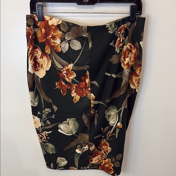 Haute Monde Olive Green with Orange & White Flowers Ruched Pencil Skirt - Picture 5 of 5